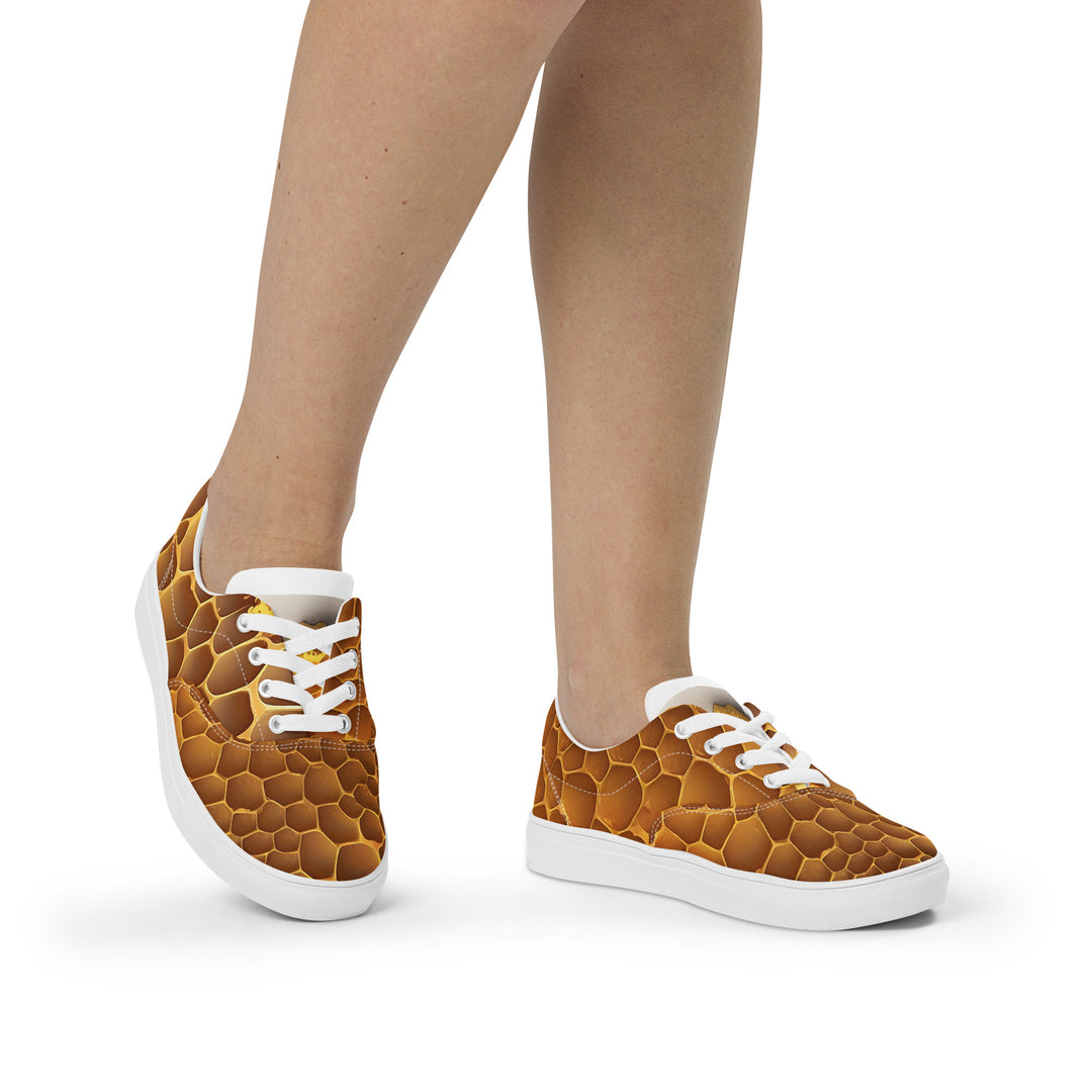 Women’s lace-up canvas shoes