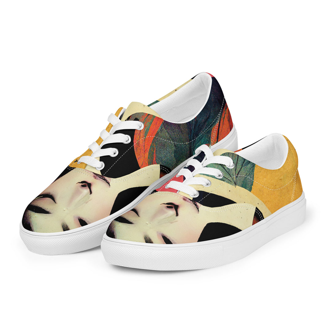 Women’s lace-up canvas shoes