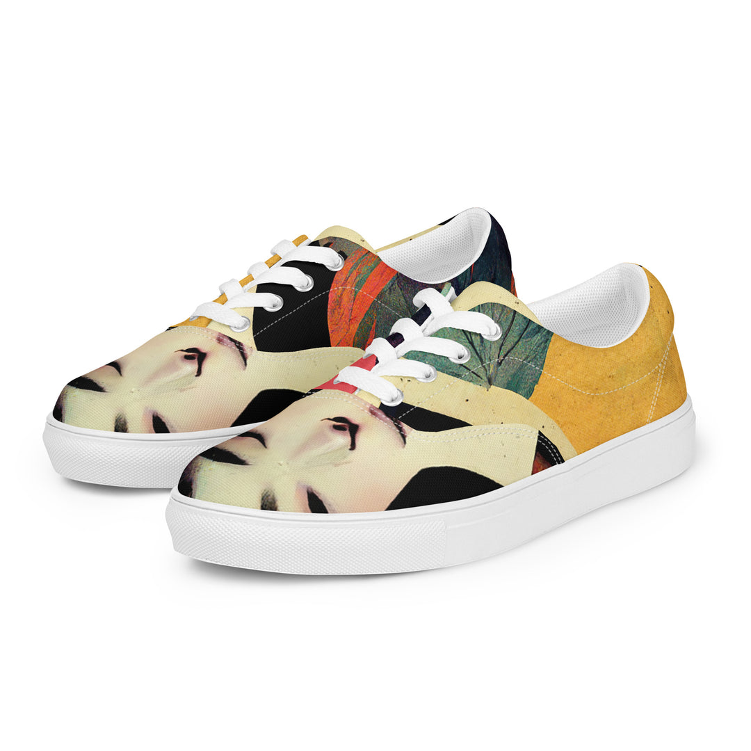 Women’s lace-up canvas shoes